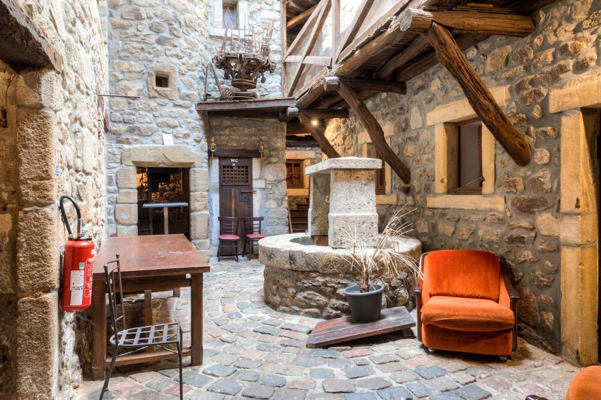 Bed and Breakfast Aux Prisons De Montagny Montagny  Exterior foto